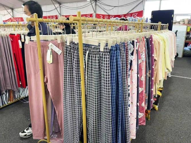 快来看，这里是淘货天堂 日用品3元起，服装低至几十块